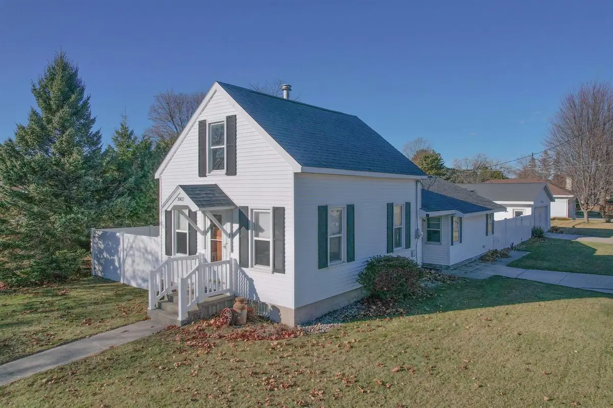 3002 TAYLOR STREET, Marinette, WI 54143 - Image #1