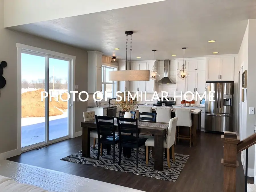 4065 N HEGNER FARM COURT, Grand Chute, WI 54913 - Image #2