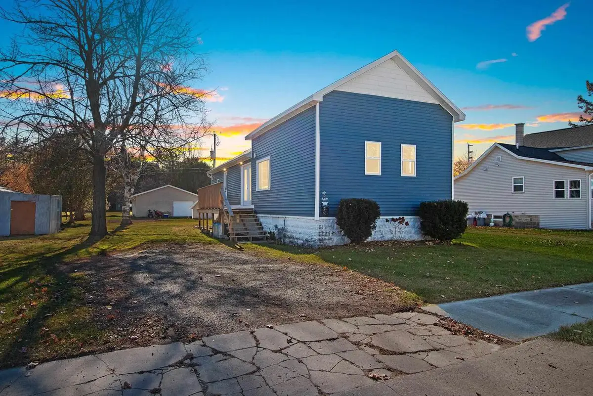 608 5TH STREET, Oconto, WI 54153 - Image #1