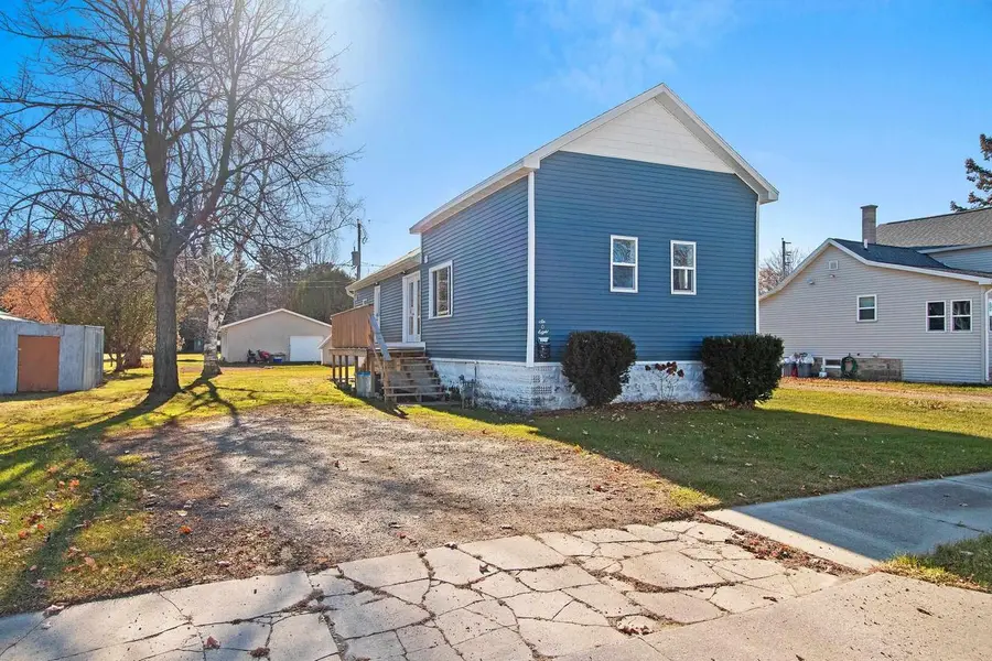 608 5TH STREET, Oconto, WI 54153 - Image #2