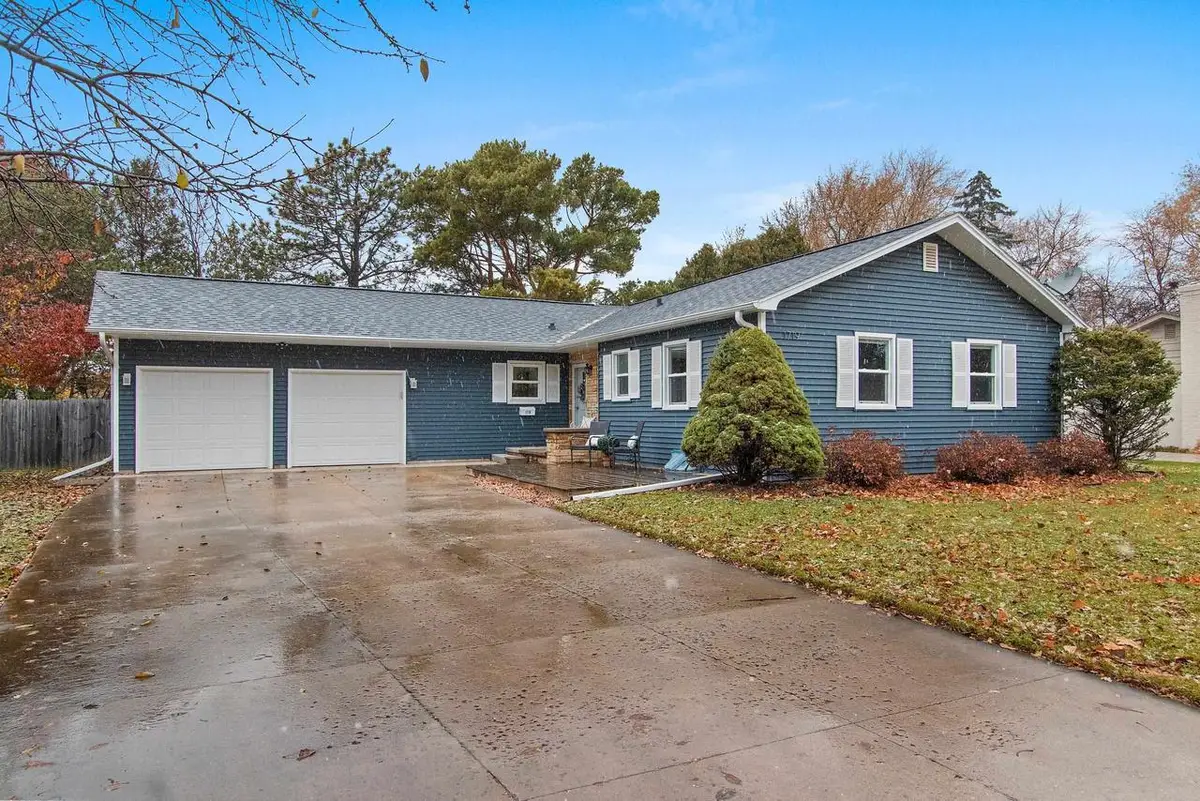 1719 S PERKINS STREET, Appleton, WI 54914 - Image #1