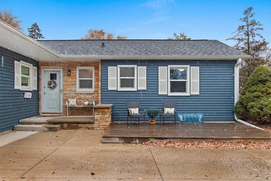 1719 S PERKINS STREET, Appleton, WI 54914 - Image #2
