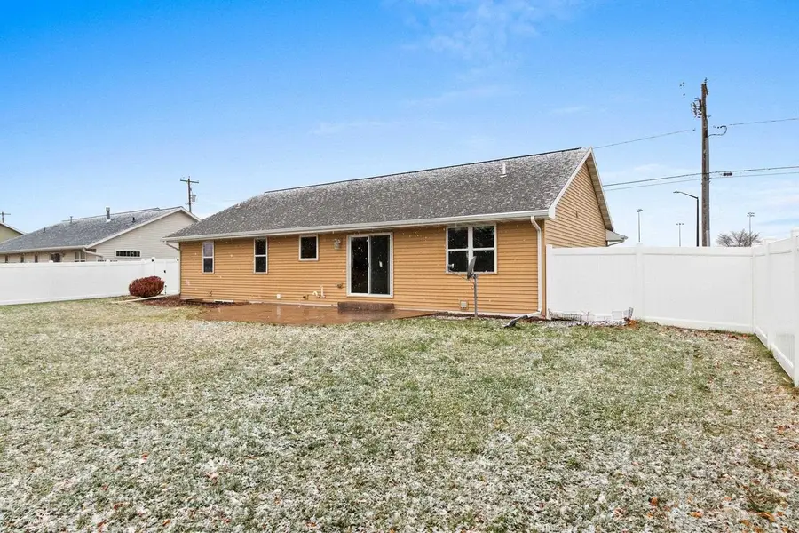 2437 LAWRENCE DRIVE, De Pere, WI 54115 - Image #2