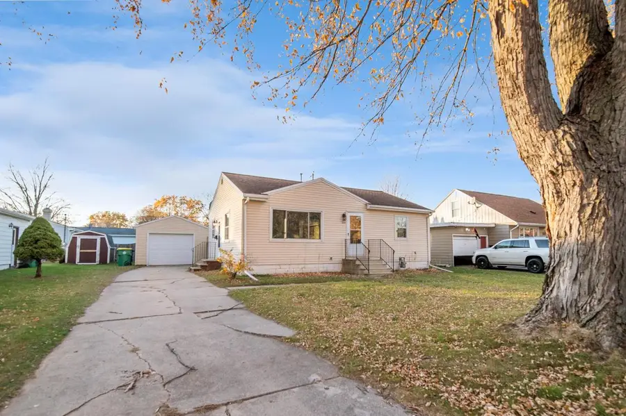 1045 GROGNET STREET, Green Bay, WI 54302 - Image #2