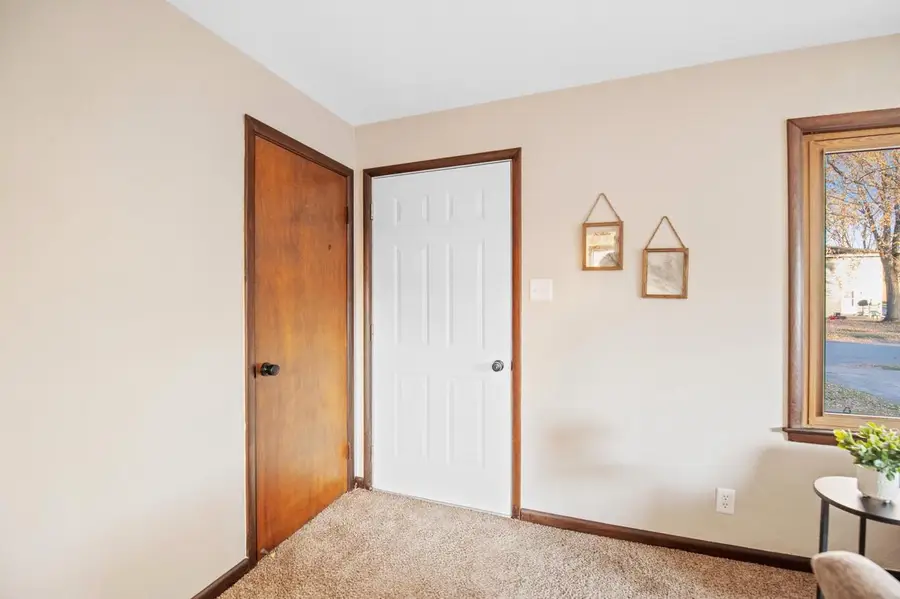 1045 GROGNET STREET, Green Bay, WI 54302 - Image #3