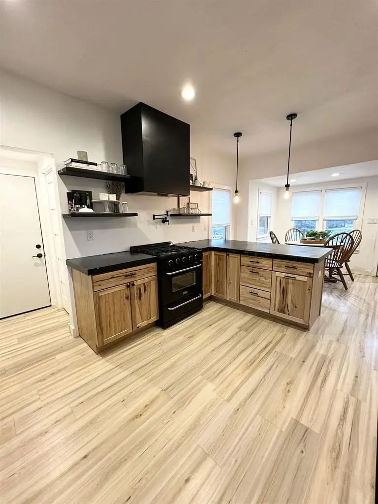 135 W HICKORY STREET, Seymour, WI 54165 - Image #3