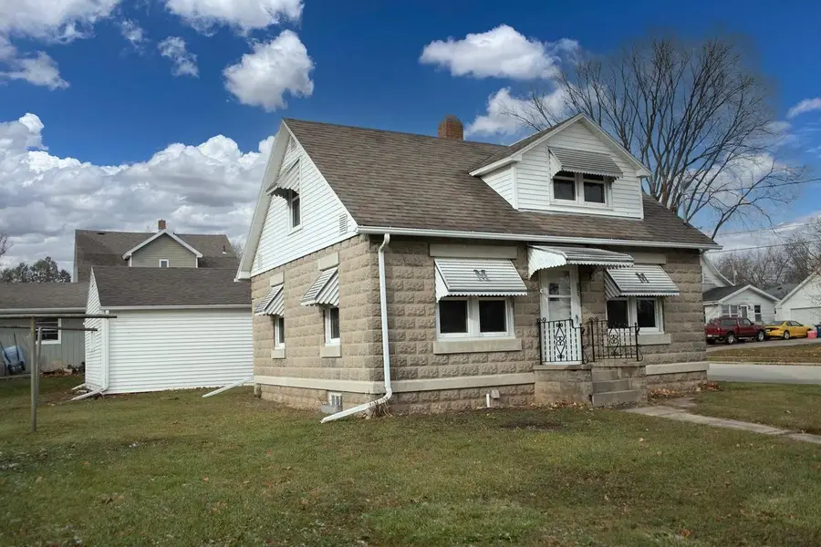 231 N NASH STREET, Hortonville, WI 54944 - Image #2