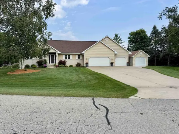 N4762 BUENO VISTA COURT, Krakow, WI 54137