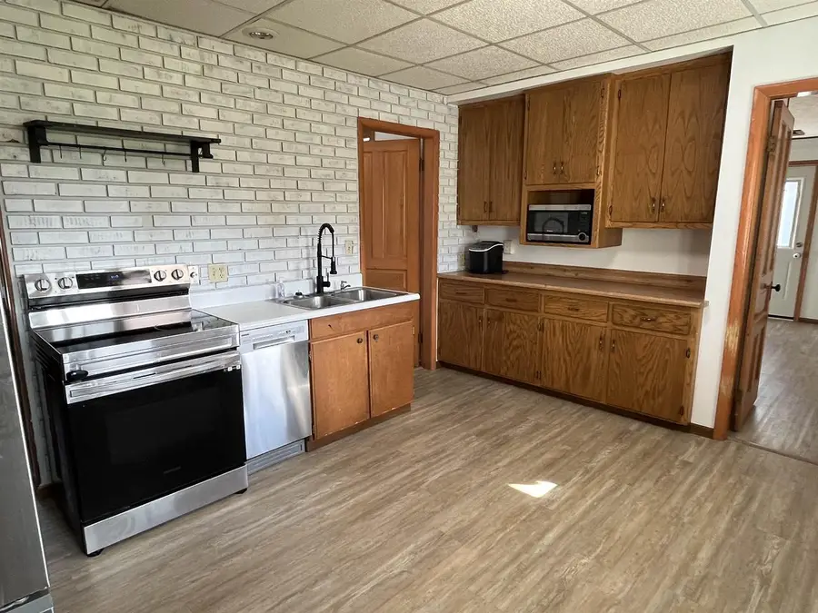 318 S MILL STREET, Hortonville, WI 54944 - Image #2