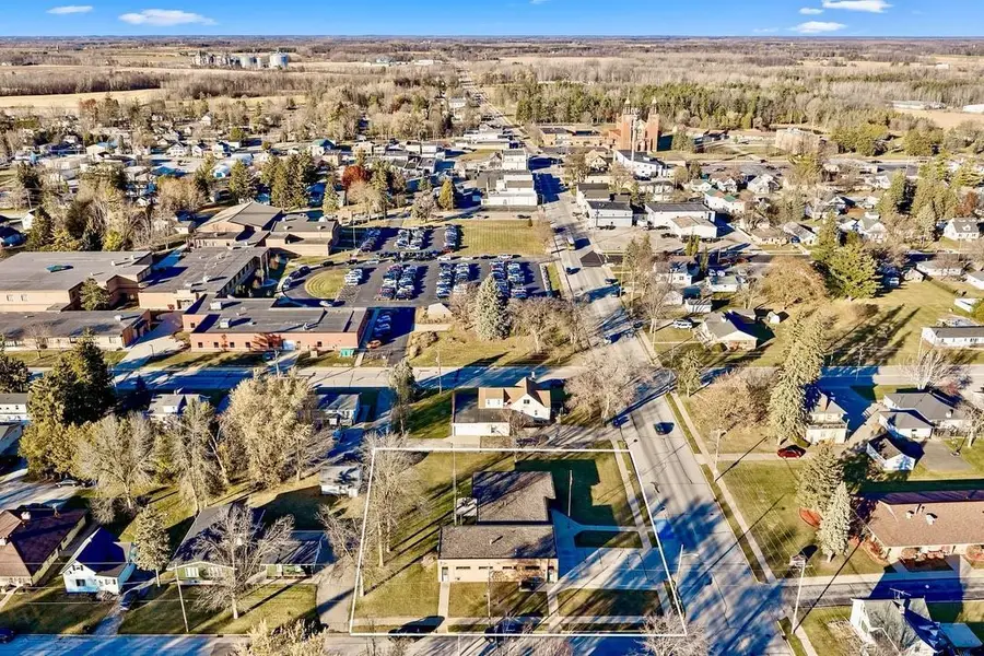 421 S ST AUGUSTINE STREET, Pulaski, WI 54162 - Image #2