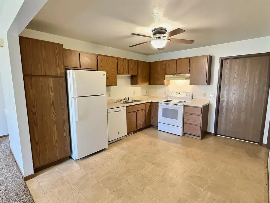 280 WINTERGREEN DRIVE, Omro, WI 54963 - Image #3