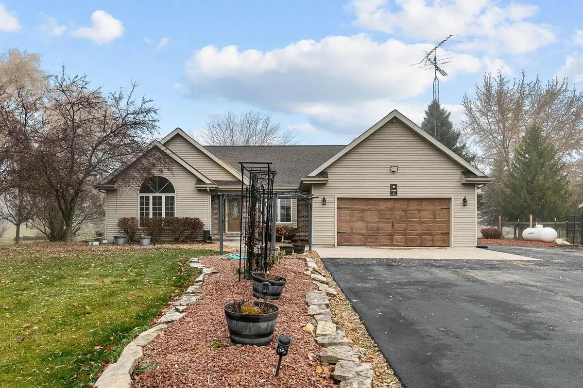 W7171 ROGERSVILLE ROAD, Fond Du Lac, WI 54937 - Image #1