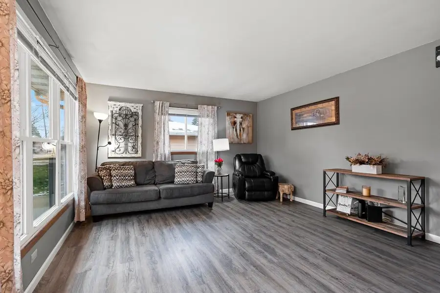 1520 W 9TH AVENUE, Oshkosh, WI 54902 - Image #2