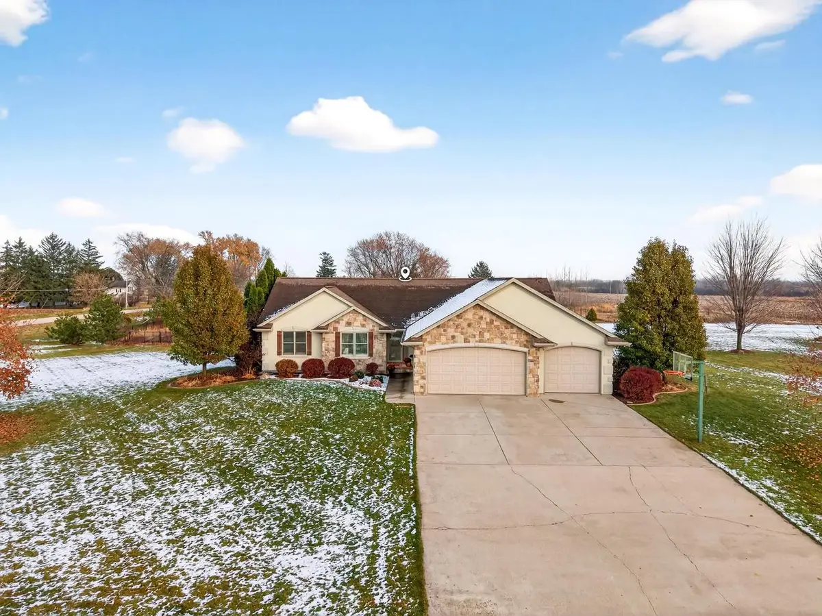 8094 COLEMAN RIDGE ROAD, Neenah, WI 54956 - Image #1