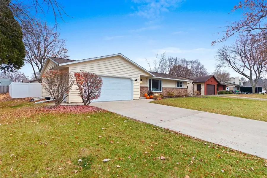 526 LORRAINE LANE, Green Bay, WI 54311 - Image #3