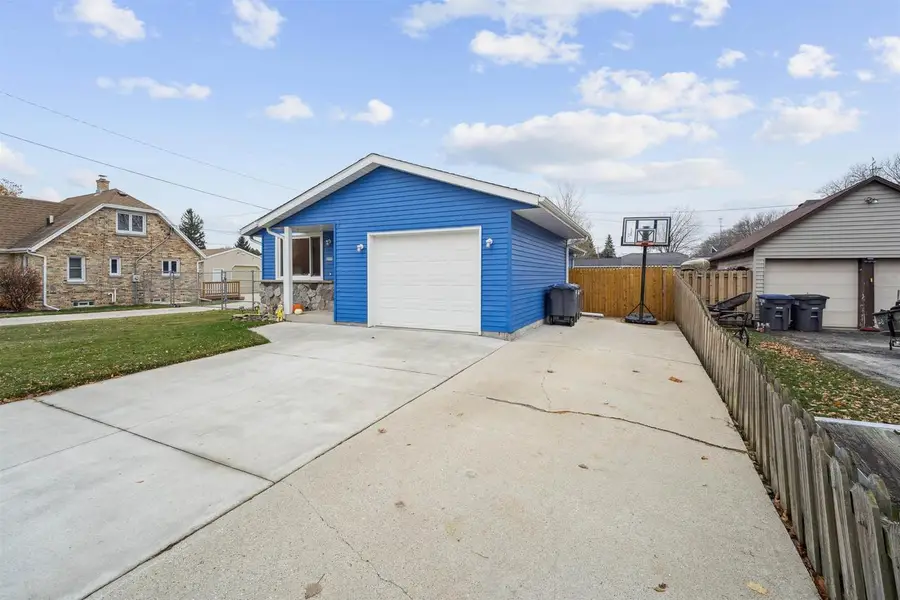 2715 SUPERIOR AVENUE, Sheboygan, WI 53083 - Image #2