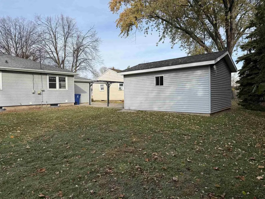 833 COLONIAL AVENUE, Green Bay, WI 54304 - Image #3