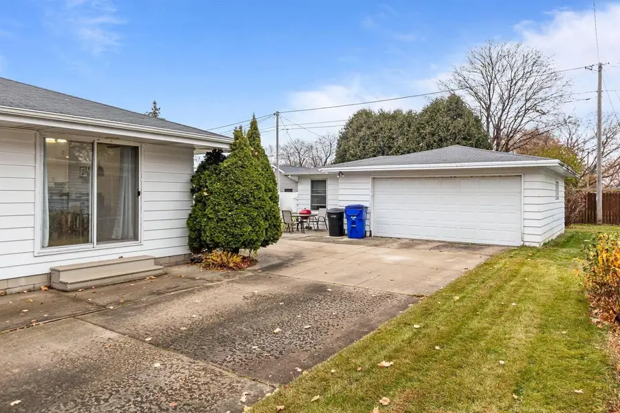 1920 E FRANCES STREET, Appleton, WI 54911 - Image #2
