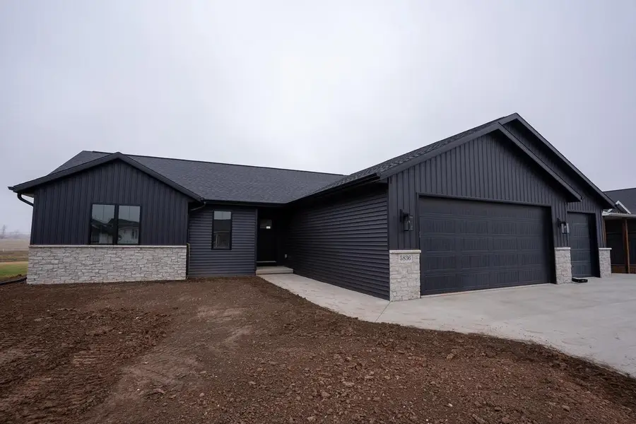 W5836 EDGEWOOD DRIVE, Menasha, WI 54952 - Image #3