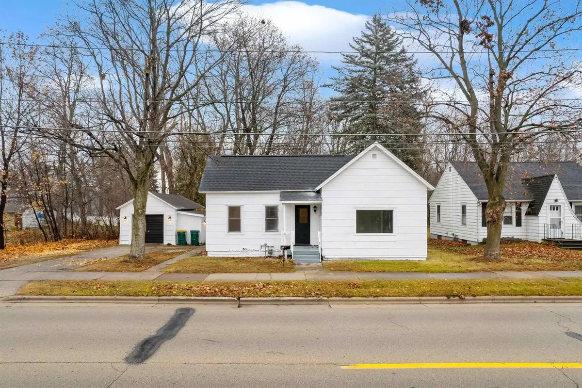 144 HATTIE STREET, Marinette, WI 54143 - Image #1