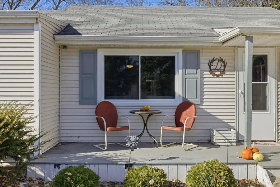 2927 SHOREWOOD DRIVE, Oshkosh, WI 54901 - Image #3