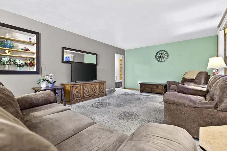 154 N LARK STREET, Oshkosh, WI 54902 - Image #3