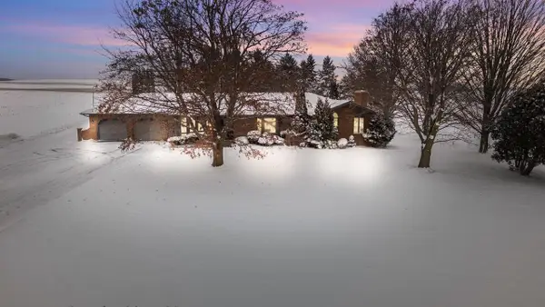 N7052 COUNTY ROAD W, Mount Calvary, WI 53057