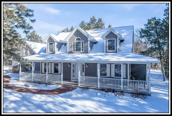 N3443 OAKWOOD PASS, New London, WI 54961