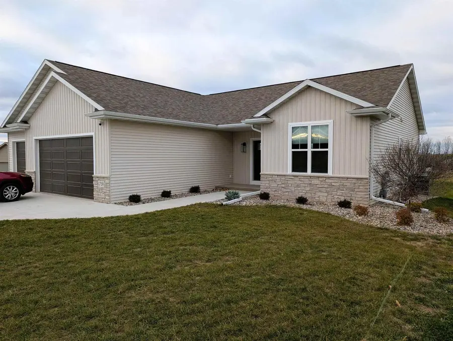 1759 DALLAS LANE, De Pere, WI 54115 - Image #2