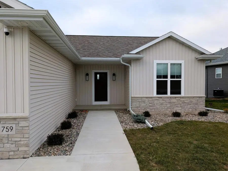 1759 DALLAS LANE, De Pere, WI 54115 - Image #3