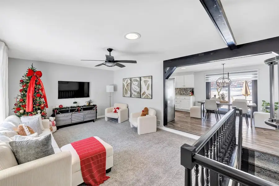 815 HILLCREST HEIGHTS, Green Bay, WI 54313 - Image #2