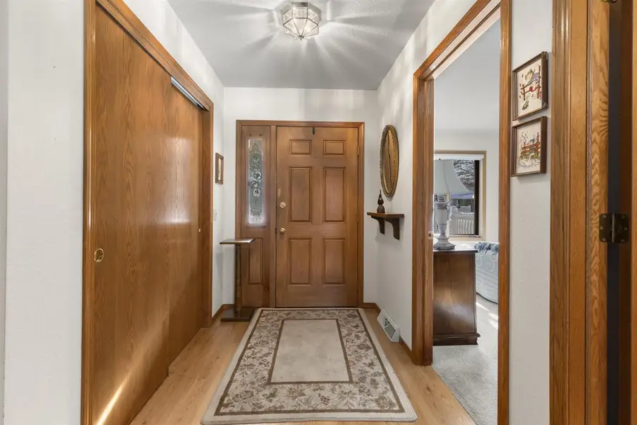 215 LAKE POINTE DRIVE, Oshkosh, WI 54904 - Image #3