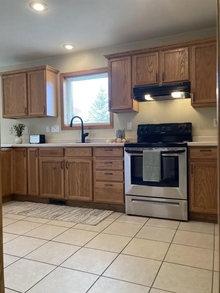 1701 MEADOWVIEW LANE, Little Chute, WI 54140 - Image #3