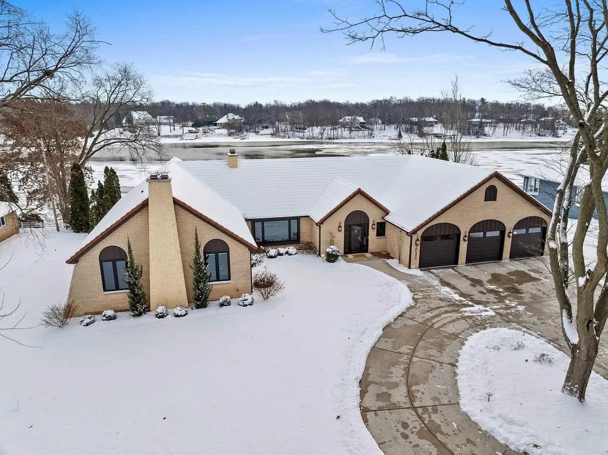 2045 LOST DAUPHIN ROAD, De Pere, WI 54115 - Image #1