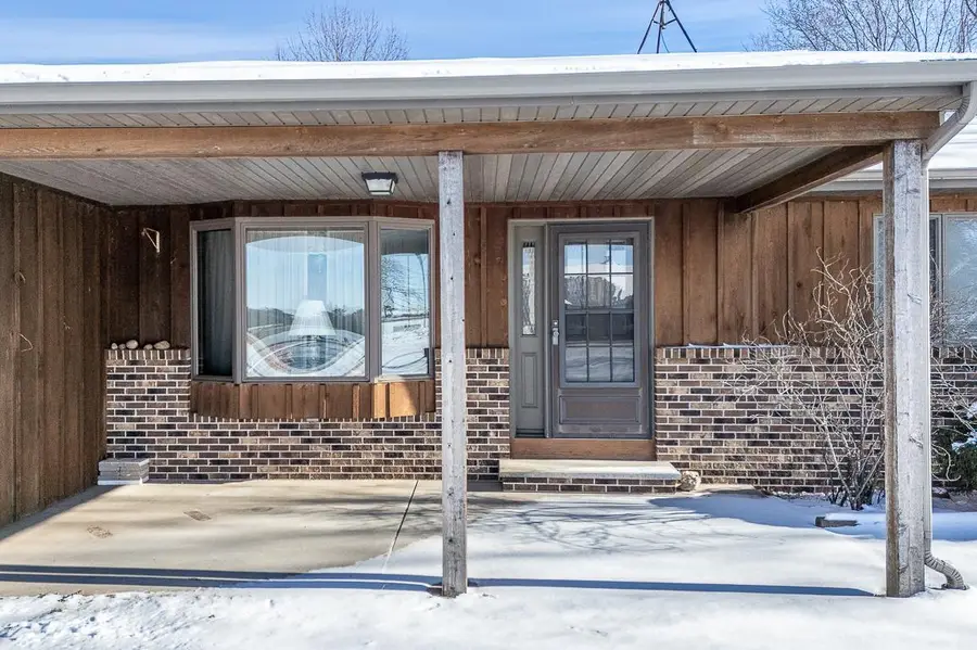 N5558 COUNTY ROAD W, New London, WI 54961 - Image #2