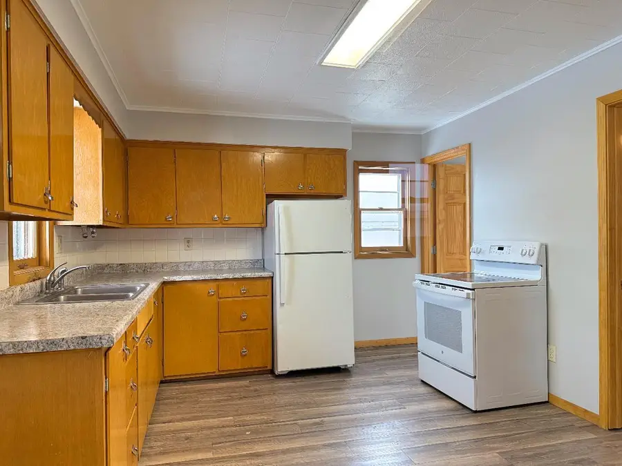 752 FRANKLIN STREET, Oshkosh, WI 54901 - Image #2