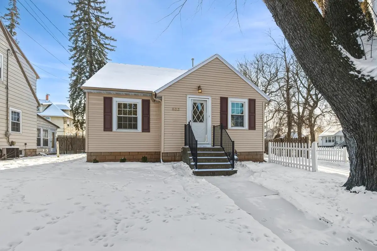 833 BLESCH PLACE, Green Bay, WI 54303 - Image #1