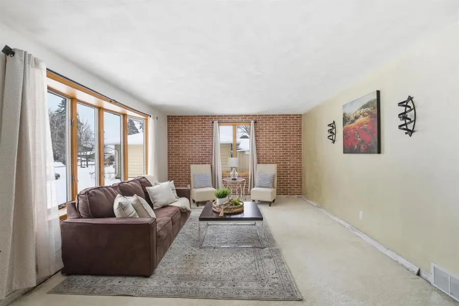 3145 N MORRISON STREET, Appleton, WI 54911 - Image #2