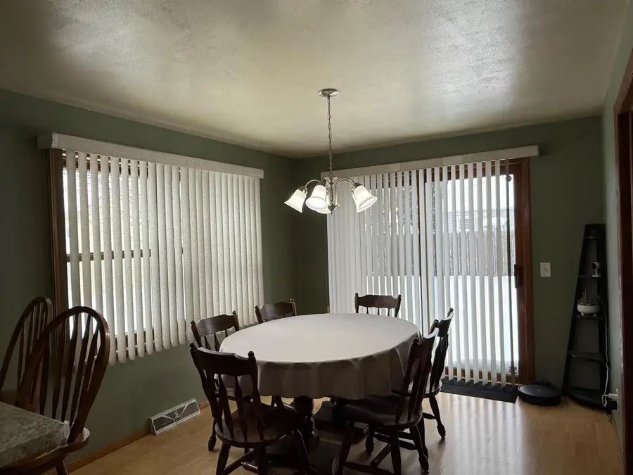 397 GARDNERS ROW STREET, Appleton, WI 54915 - Image #3