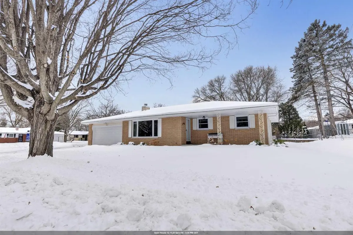 1667 BEAVER DAM DRIVE, Green Bay, WI 54304 - Image #1