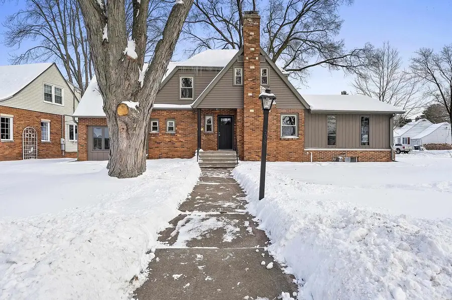 308 FAIRVIEW WAY, Shawano, WI 54166 - Image #2