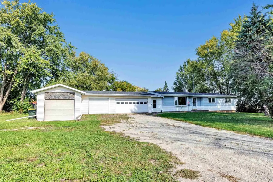 4076 COUNTY ROAD G, Oshkosh, WI 54904 - Image #2