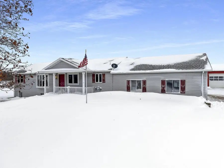 W4770 ERTL ROAD, Menasha, WI 54952 - Image #2