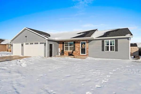 1416 MERA LANE, Kaukauna, WI 54130