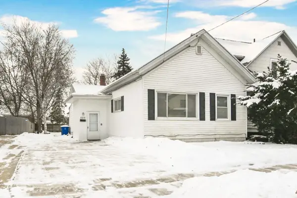 525 SCHOOL AVENUE, Oshkosh, WI 54901