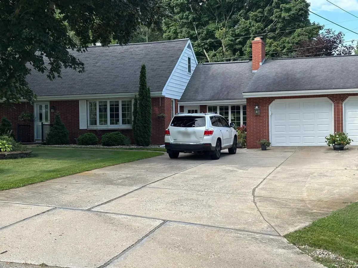 5427 OAKLEAF DRIVE, Luxemburg, WI 54217 - Image #1