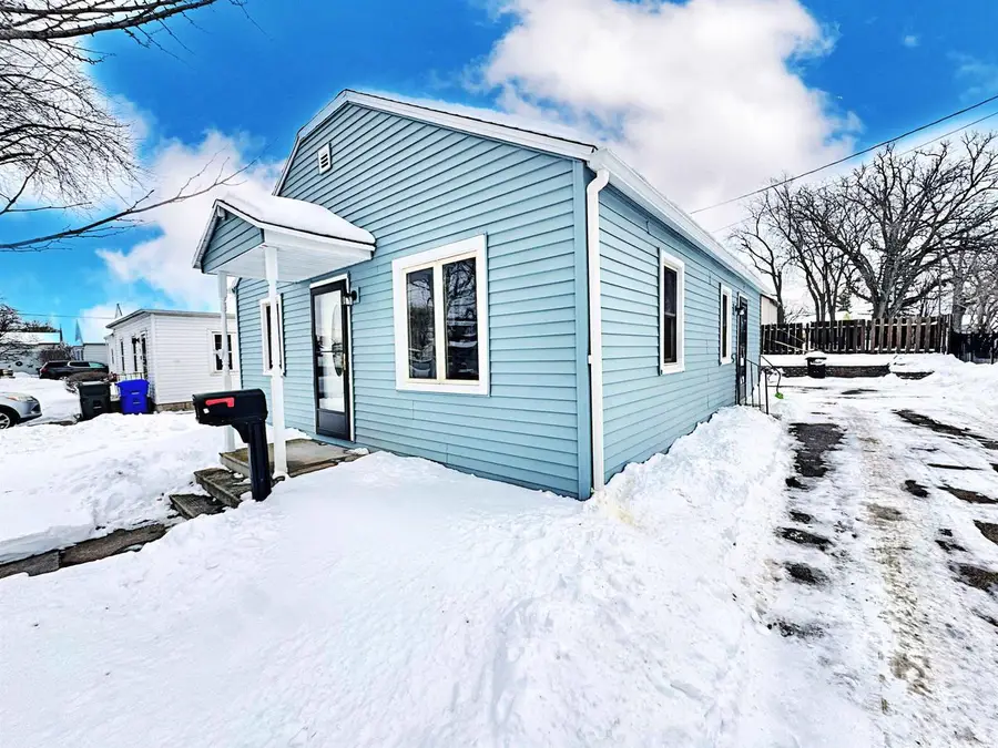 9 ARMSTRONG COURT, Kaukauna, WI 54130 - Image #2