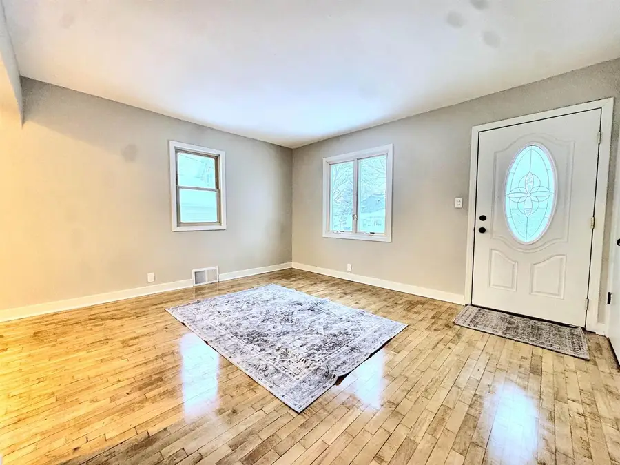 9 ARMSTRONG COURT, Kaukauna, WI 54130 - Image #3