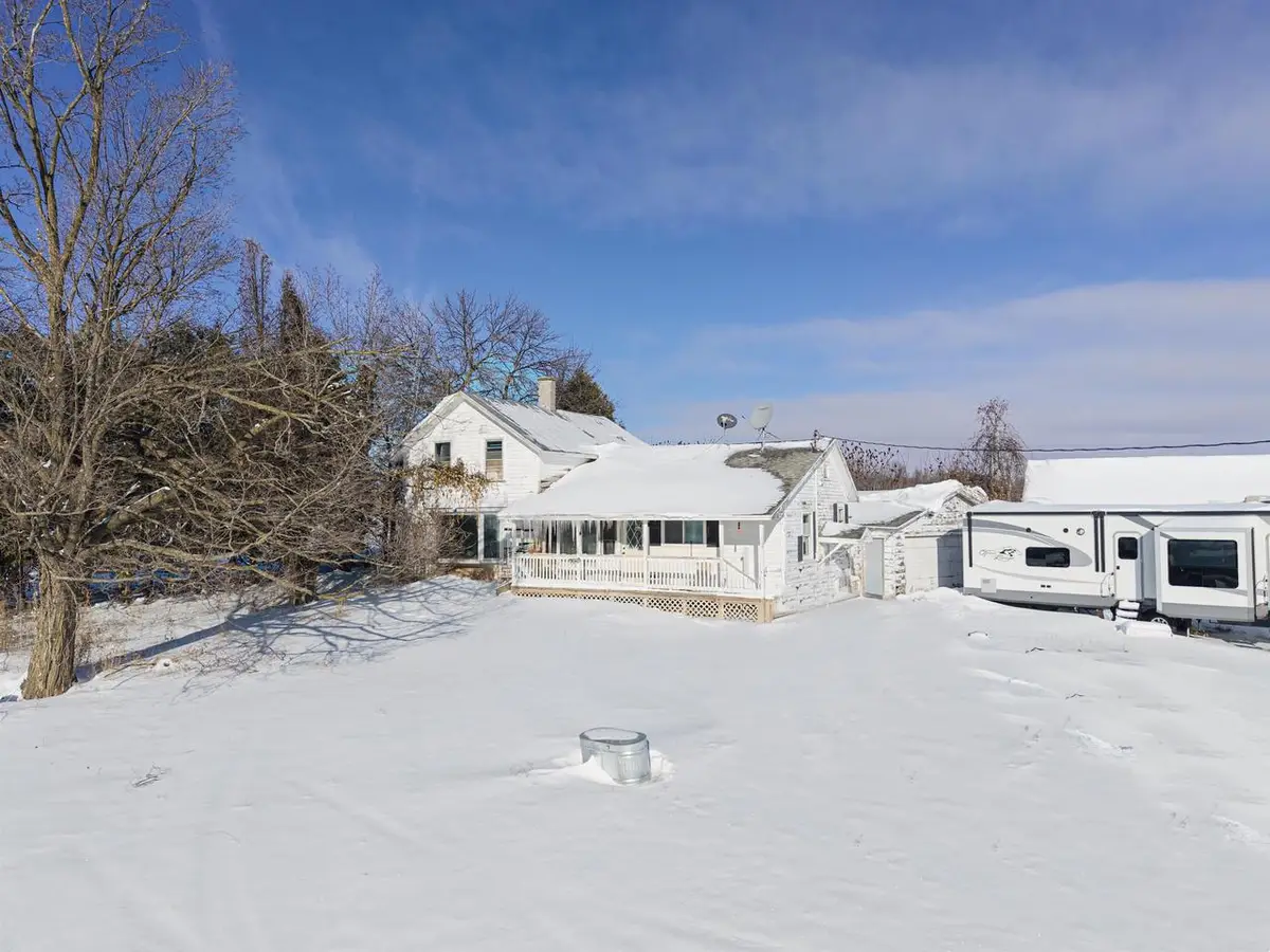 E8834 COUNTY ROAD N, New London, WI 54961 - Image #1