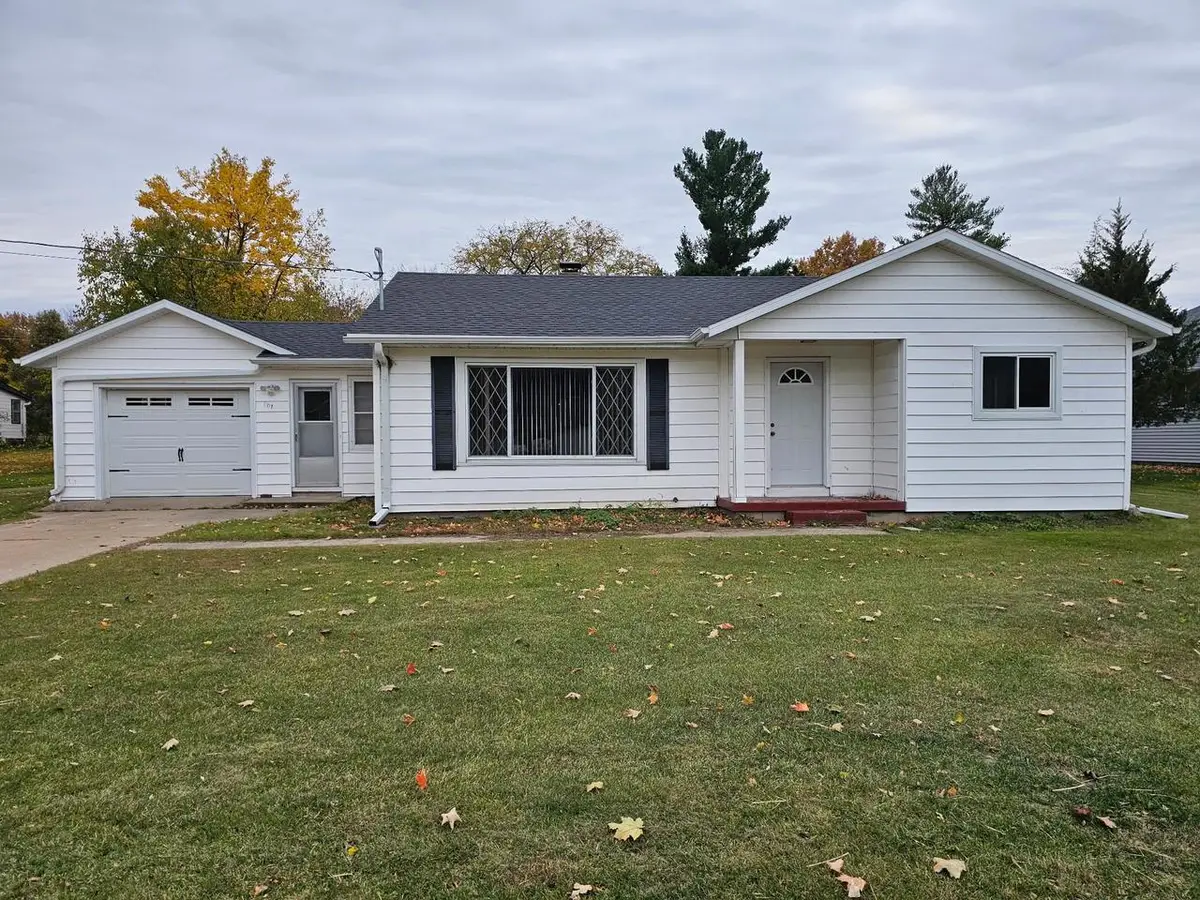 207 W PARKER STREET, Weyauwega, WI 54983 - Image #1